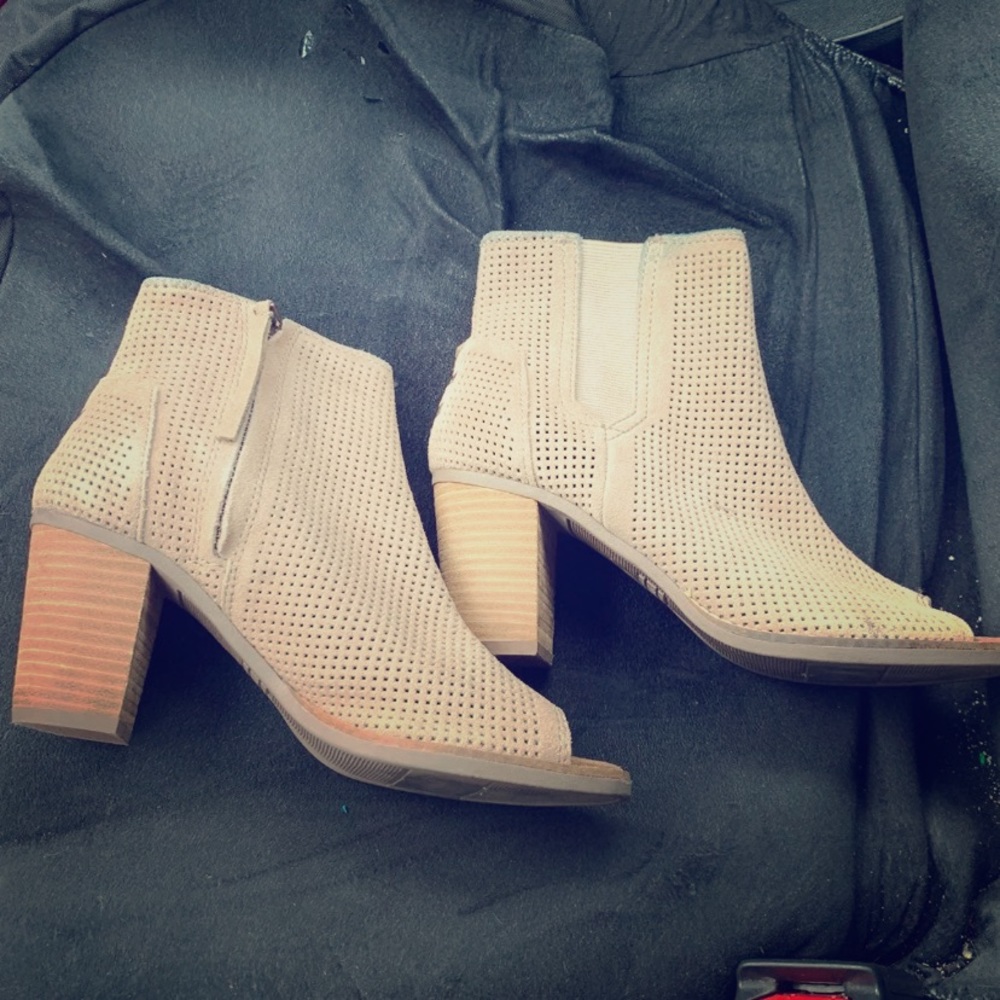 Toms heels